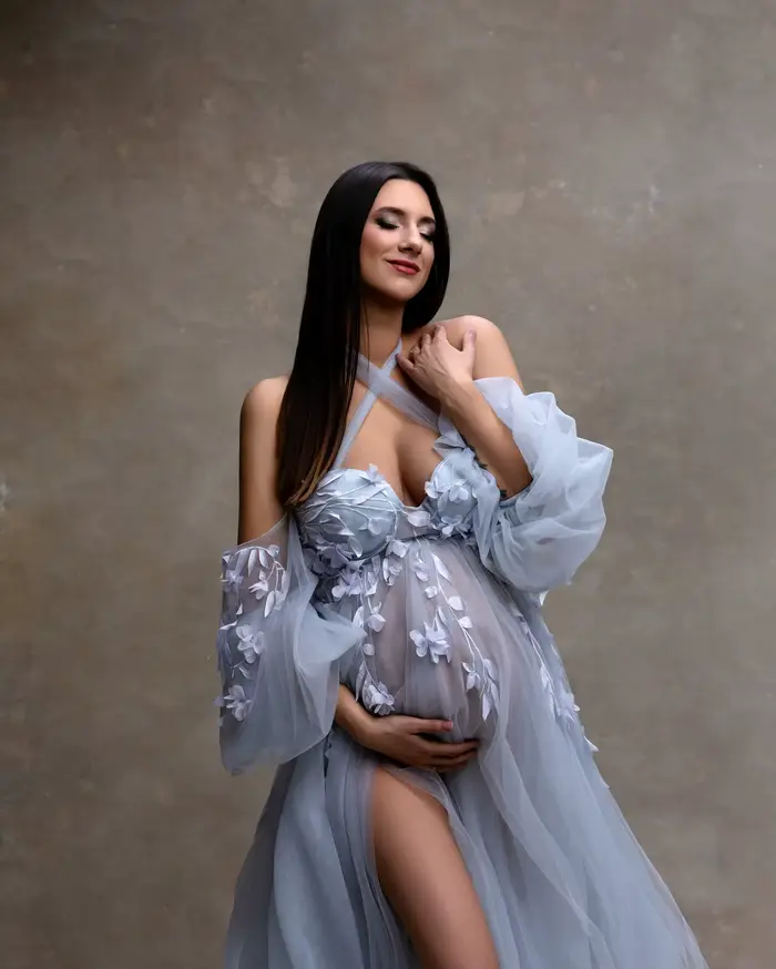Rozprávkové modré kvety Materské šaty na fotenie Off Shoulder Ilúzia Mäkký tyl Rozparok Tehotenské