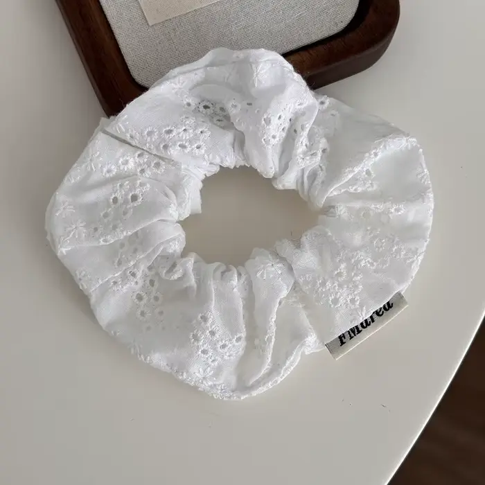 Veľké čipkované gumičky do vlasov pre ženy