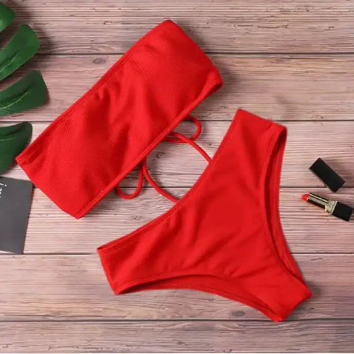 Módny bikini set bez ramienok