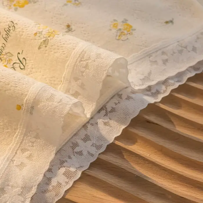 Bavlnené a elastické nohavičky s čipkou a kvetinovým vzorom pre ženy špeciálne príležitosti romantické a ženské spodná bielizeň