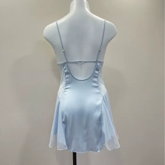 Chemise de nuit en polyester et dentelle bleu clair sexy sans manches pour femmes, pour les nuits chaudes et les soirées romantiques