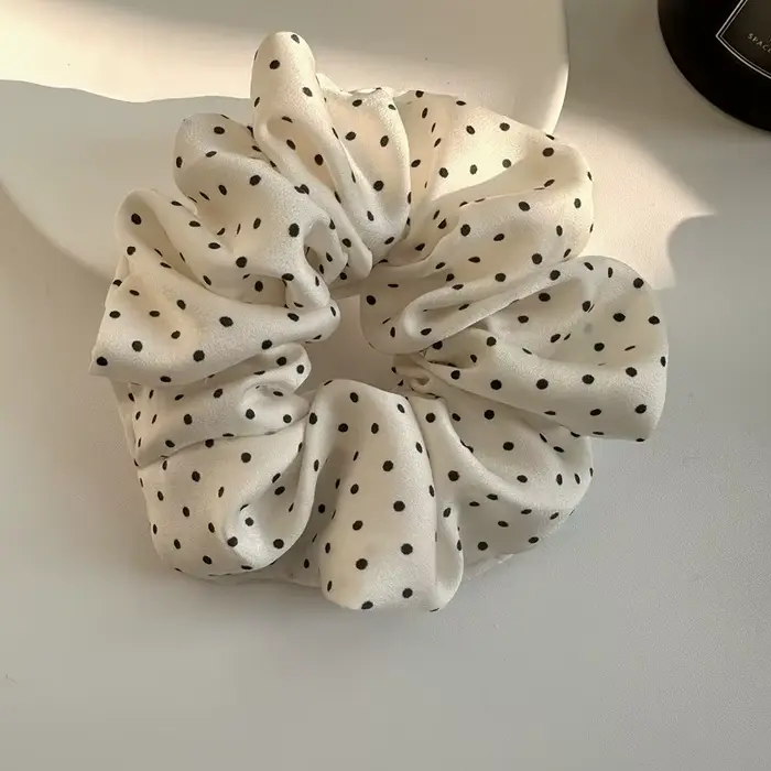 Elegantné gumičky do vlasov pre ženy