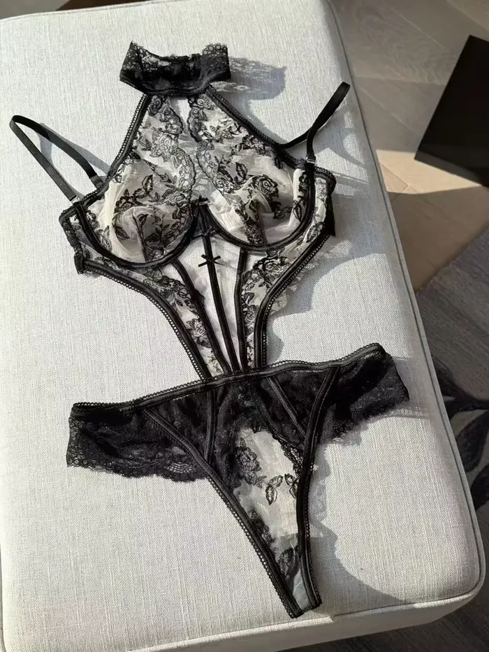 Zvodné body pre ženy z vyšívanej čipky Willowy