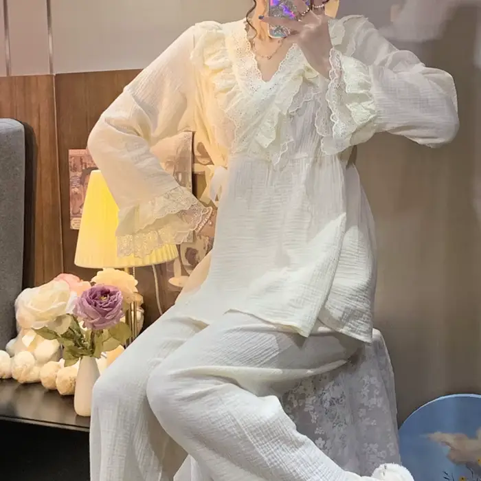 Roztomilé pyžamo pre ženy, V-neck, polyester a elastan, pohodlné nočné oblečenie a jarný salónik