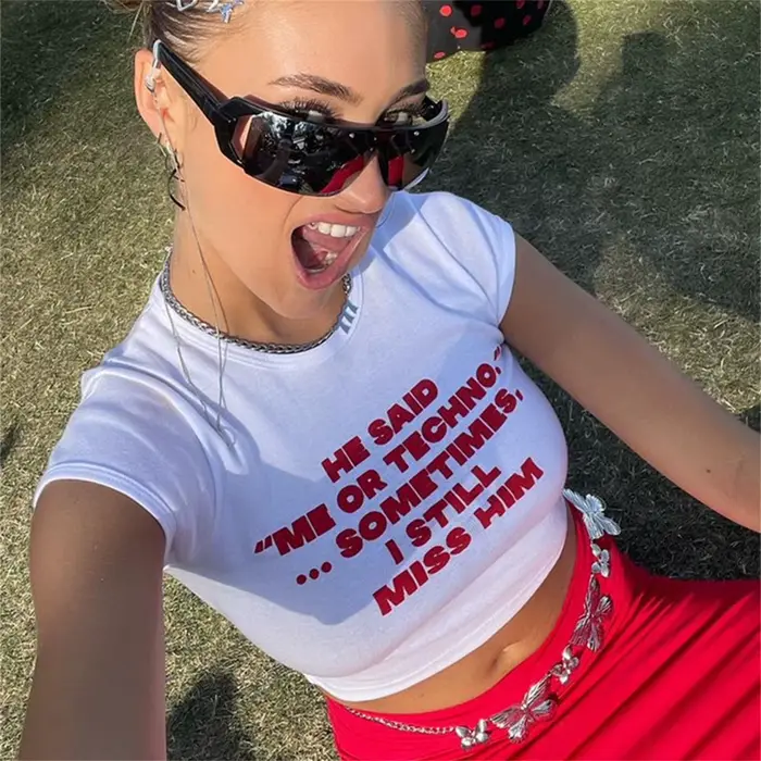 He Said Me or Techno Somefois I Still Him Crop Top, T-shirt imprimé texte, slogan d'été drôle, t-shi
