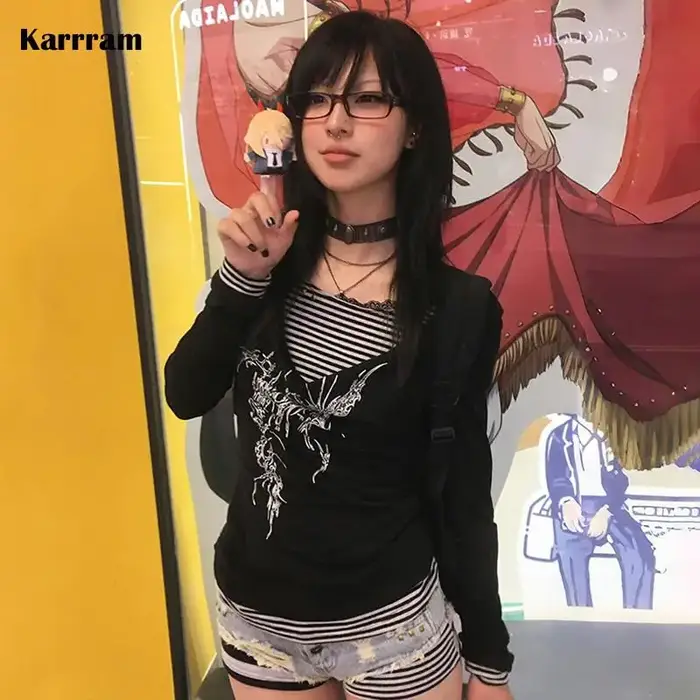 Karrram japonský Y2k falošný dvojdielny top Trashy 2000s tetovanie potlačené tričko Grunge estetické Patchwork tričká gotické Vintage