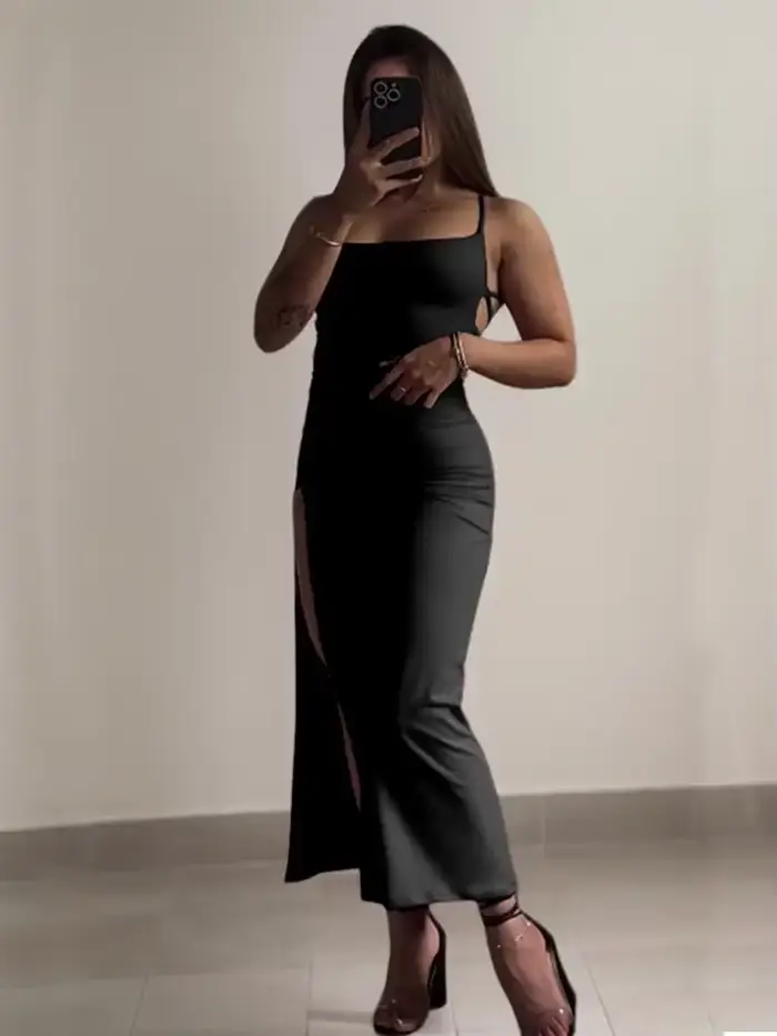 Robe de plage avec manches spaghetti polyester élasthanne pour femmes silhouette gaine décolleté cou fendu été 2025