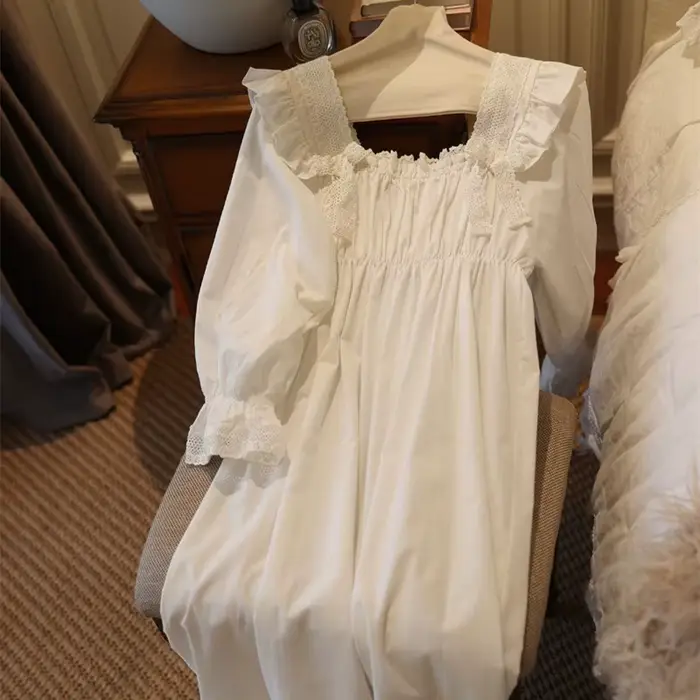 Vintage vyšívaná nočná košeľa s dlhým rukávom pre ženy