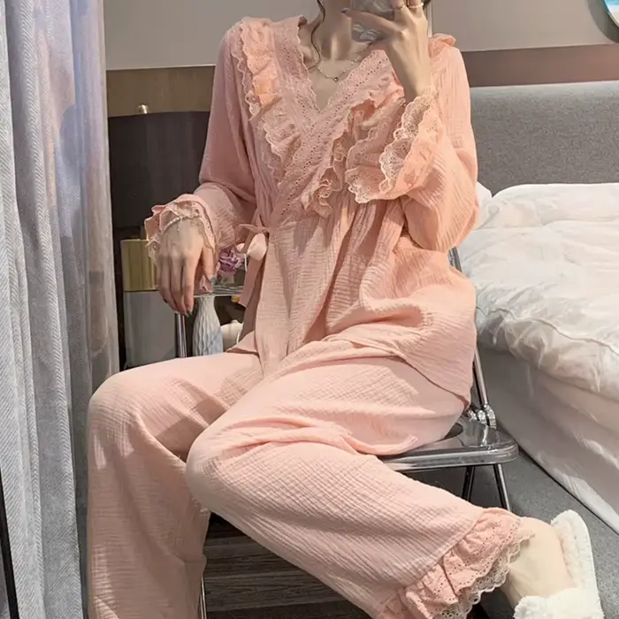 Roztomilé pyžamo pre ženy, V-neck, polyester a elastan, pohodlné nočné oblečenie a jarný salónik