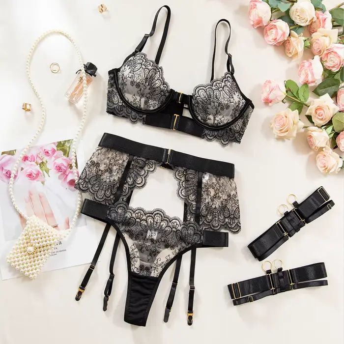 Krasapt luxusná čierna kvetinová výšivka Lingerie 4-dielna sada sieťovina Priehľadná kovová spona podprsenka a tangá podväzkový pás erotická súprava