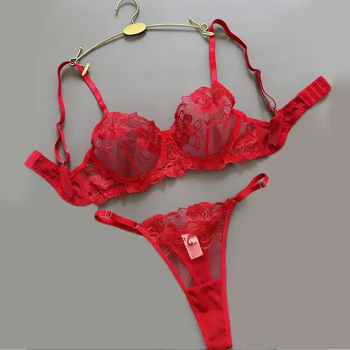 Sexy čipkovaná súprava s kvetinovou výšivkou