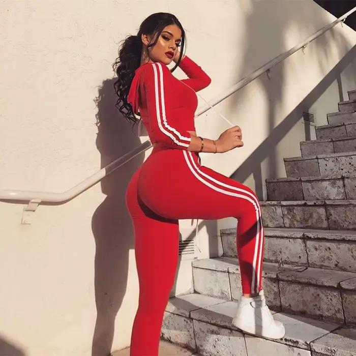Ensemble de survêtement femme Fitness décontracté 2 pièces ensembles côté rayé à capuche culture hauts et pantalons survêtement extensible deux pièces tenue Chandal