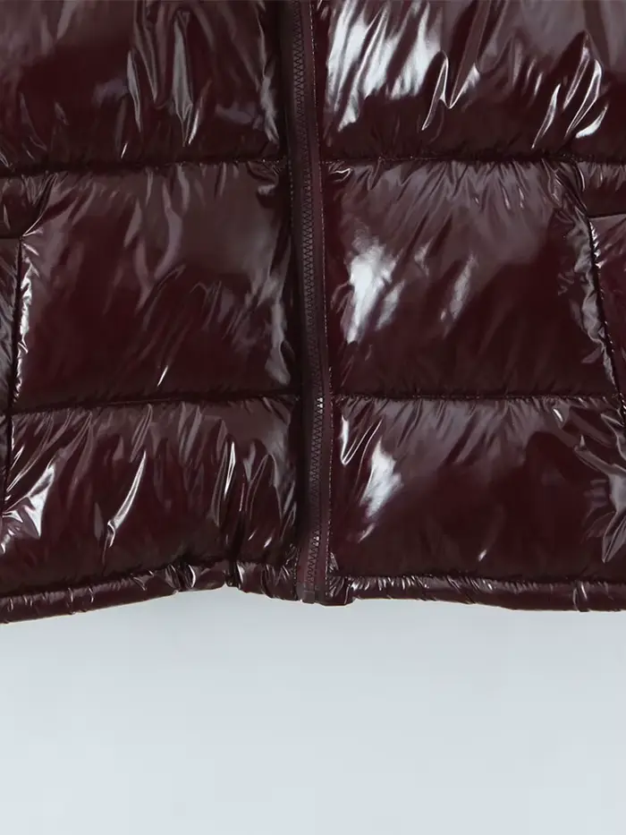Dámska polyesterová bunda, zimný streetwear dizajn, kapucňa, zips, štýlový pre výlety a tiché dni