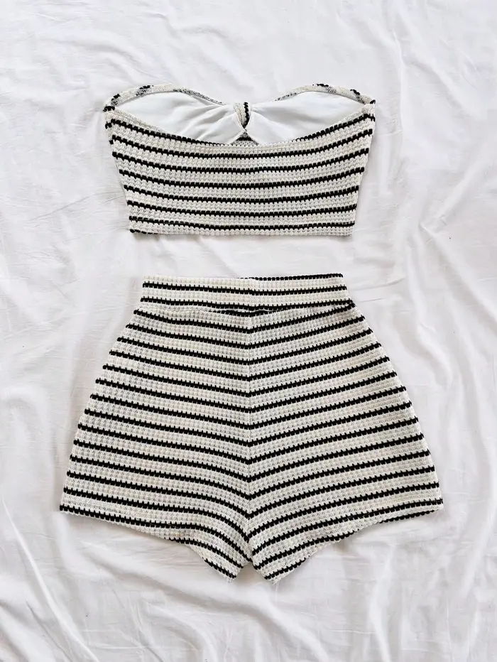 Ensemble élégant 2 pièces à rayures pour femmes, avec haut détaillé papillon et short taille haute, 