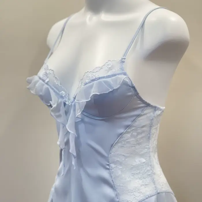 Chemise de nuit en polyester et dentelle bleu clair sexy sans manches pour femmes, pour les nuits chaudes et les soirées romantiques