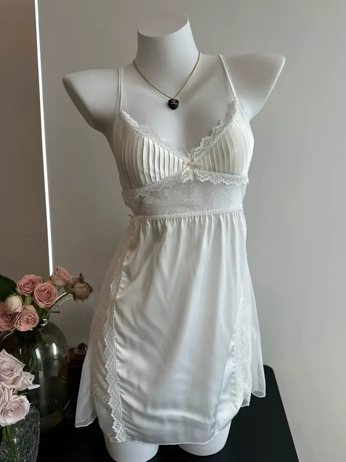 Hodvábna sieťovaná nočná košeľa pre ženy, V-neck, čipka, bez rukávov, elegantná, pre špeciálne príležitosti