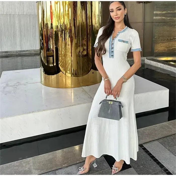 Robe Maxi en tricot pour femmes, élégante, contrastée, Chic, col rond, manches courtes, boutons méta
