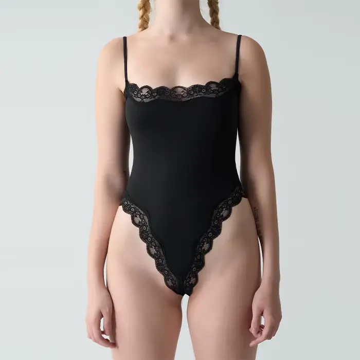 Sexy čipka body pre ženy, námestie krku, jemné nastaviteľné popruhy, tesný fit, jednofarebné, vnútorné vesty, 2-vrstvové modelovanie oblečenie