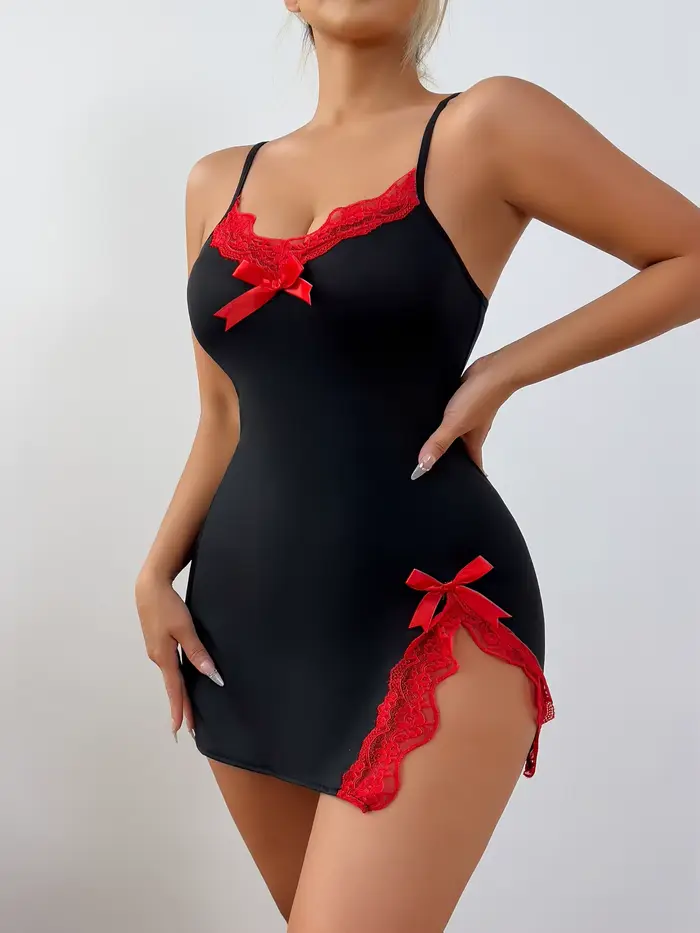Dámska sexy polyesterová a elastanová nočná košeľa bez rukávov s dekoráciou V-cut a lukom pre romantické príležitosti a letné noci