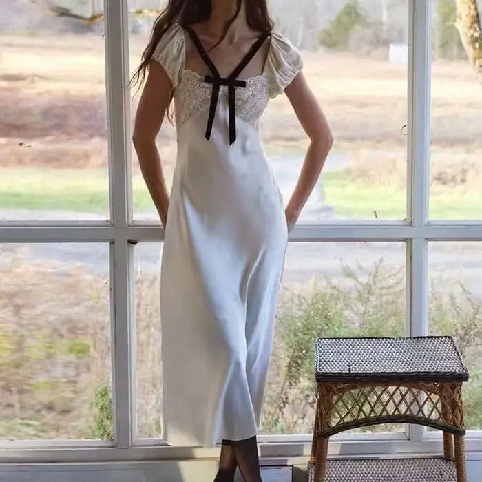 Dámske high-end letné pyžamo model 2026 V-neck pretiahol voľný polyester jeseň zima ponúknuť pre ženy špeciálne príležitosti