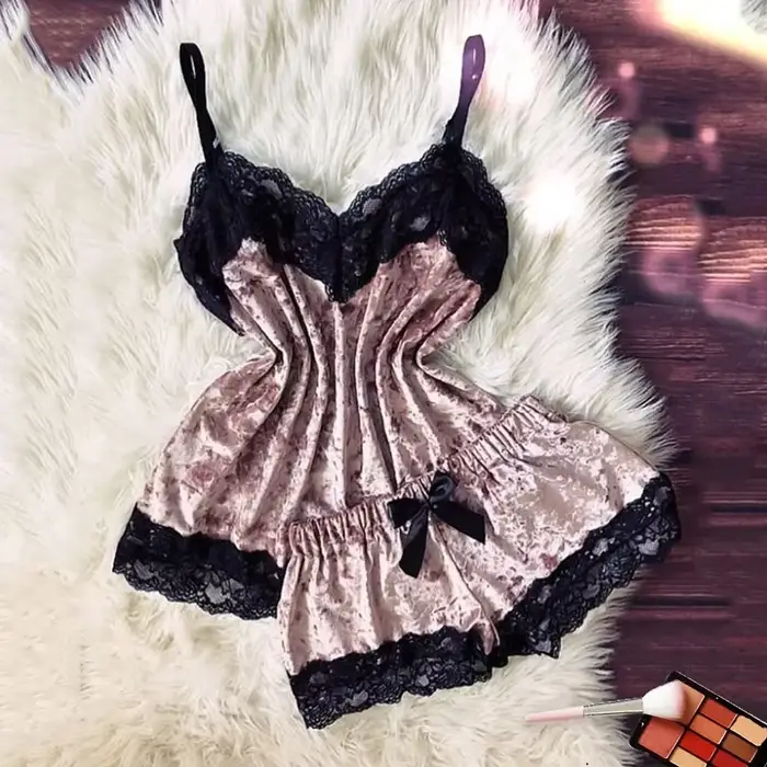 Jesenno-zimný zamatový pyžamový set pre ženy Sexy spodná bielizeň nočné oblečenie roztomilý cami top a šortky Pijama