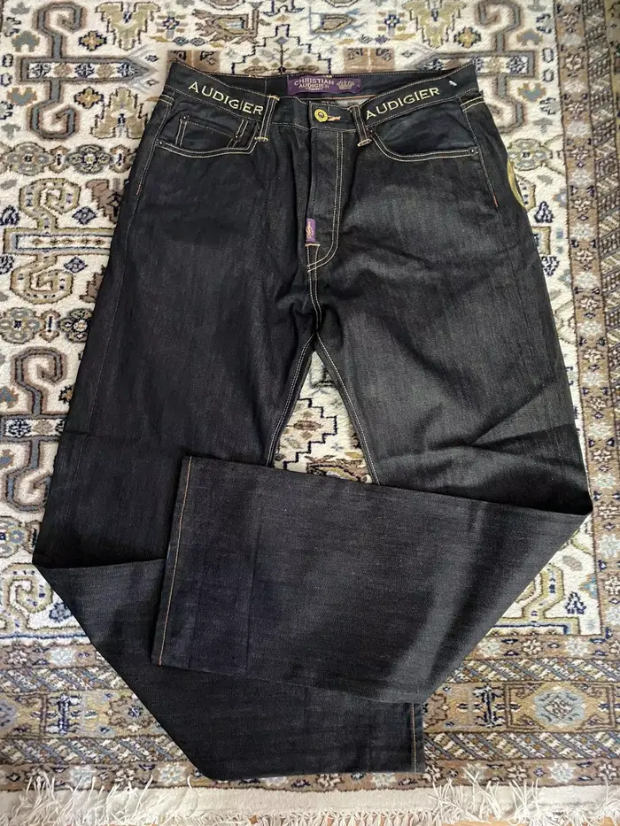 Vintage uvoľnené džínsy z 2000-tych rokov s motívom Sochy slobody a diamantmi