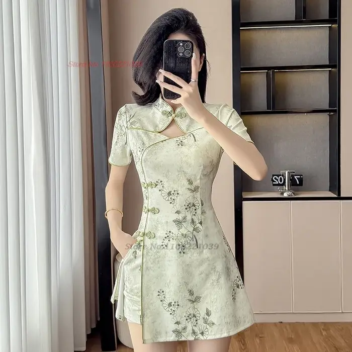 Vylepšené čínske diskotékové šaty qipao sexy cheongsam s kvetinovou potlačou národné