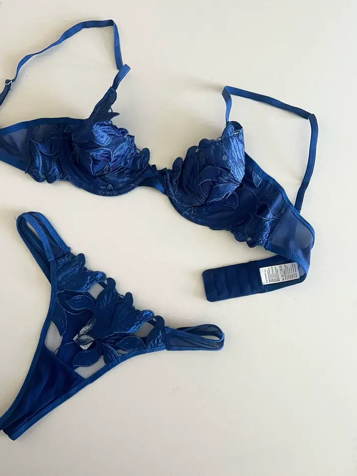 Hlboká námornícka modrá v sexy spodná bielizeň výšivka sexy čipka ultra-tenké podprsenky nohavičky oblek oceľový prsteň vysoká podpora spodná bielizeň set