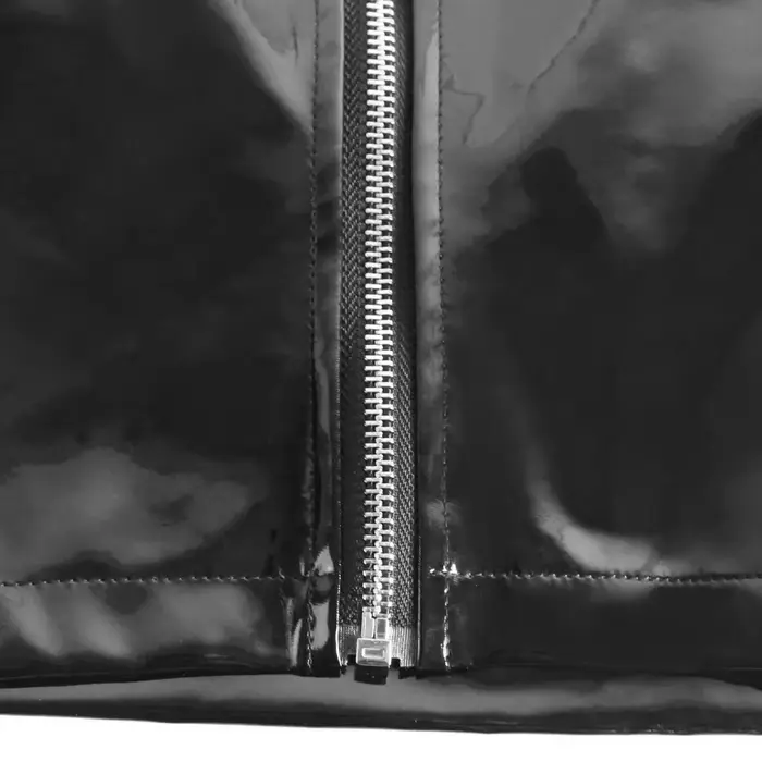 Štýlové dámske faux latex top z s lesklými zipsami pre špeciálne príležitosti a klubové výlety