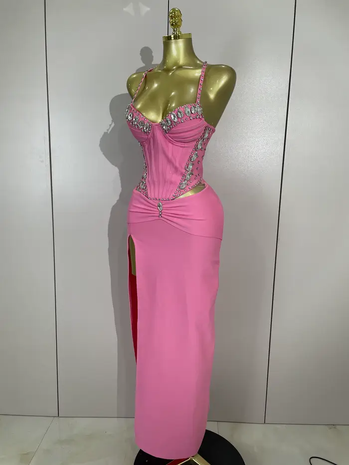 Elegantné ružové šaty s ramienkami