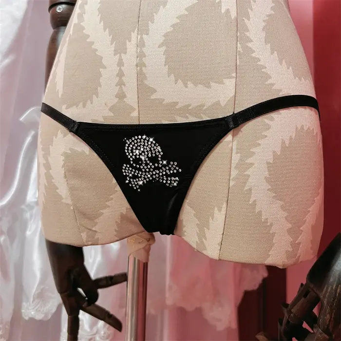 Gothique Punk foncé doux Cool Flash crâne Sexy string taille basse slips Tanga confort respirabilité à volants femmes t-back culotte