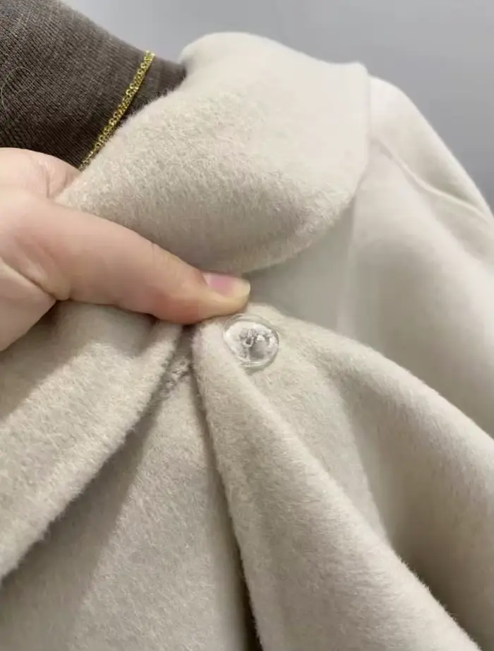 Vlna a polyesterová srsť s gombíkmi pre ženy, elegantná a teplá na jeseň a zimu