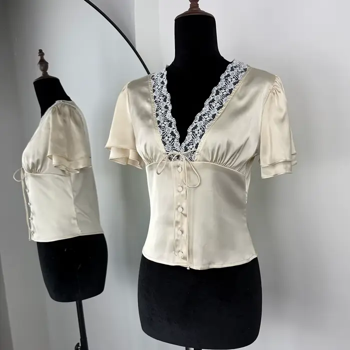 Elegantné čipkové tričko Tuularose pre ženy