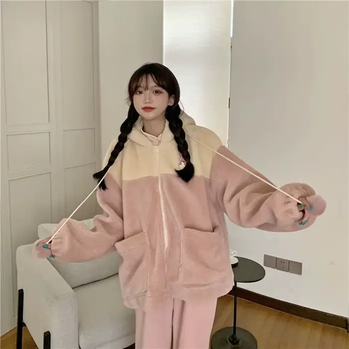 Kawaii japonský animovaný univerzitný mikina s kapucňou pre ženy, plyšová mikina, teplá ležérna bunda en coton et polyester style décontracté pour femmes occassions spéciales automne hiver