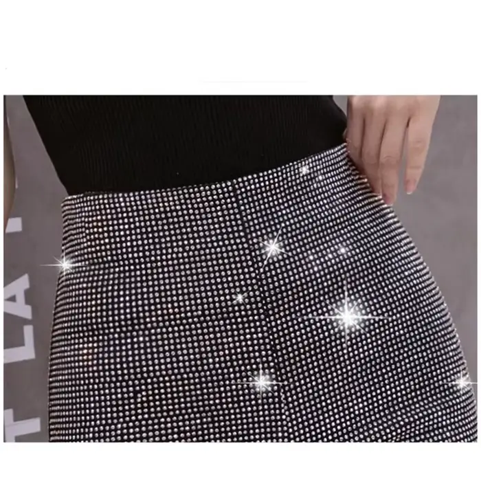 Čierne elastické šortky s vysokým pásom pre ženy