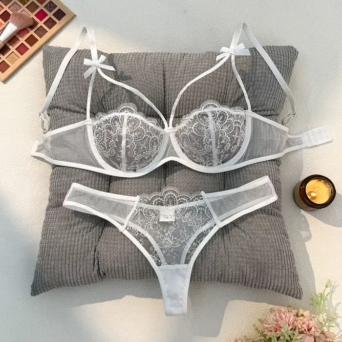 Biely sexy set spodnej bielizne