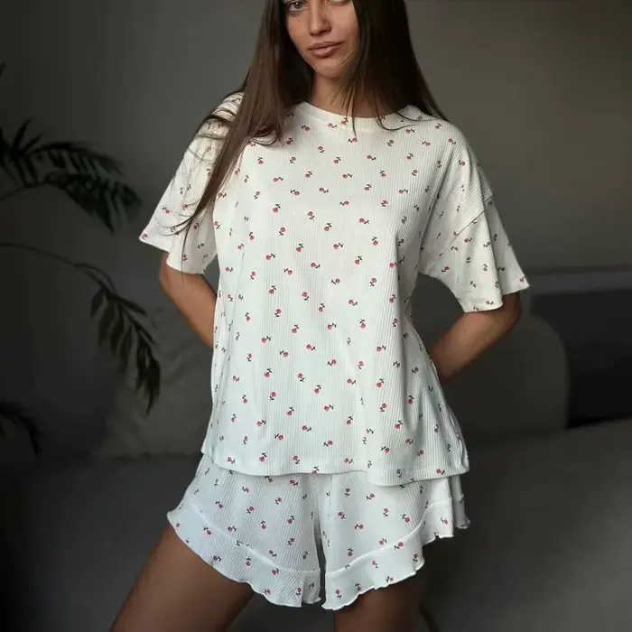 Nové pyžamo pre ženy: šortky a tričko s krátkym rukávom