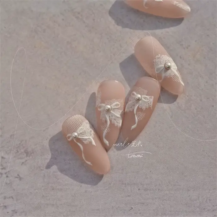 1 kus 5D japonský biely čipkovaný motýlik Nail Art nálepky perla kamienky dekorácia nechtov lepiaca nálepka