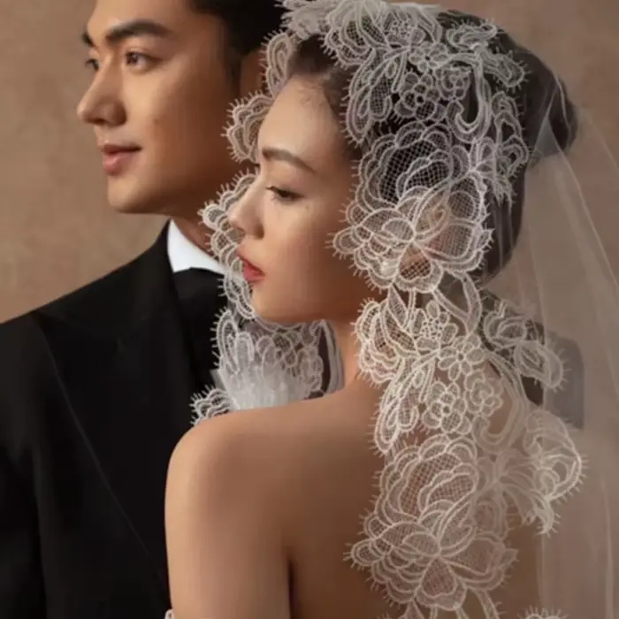 Voile de mariée en dentelle de luxe pour femmes, voile fard à joues personnalisable, mariage traditionnel ou moderne, accessoire de cérémonie romantique