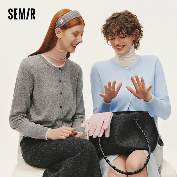 Semir tricoté pull coupe ajustée brodé pull femmes 2025 hiver Style court col rond haut superposé