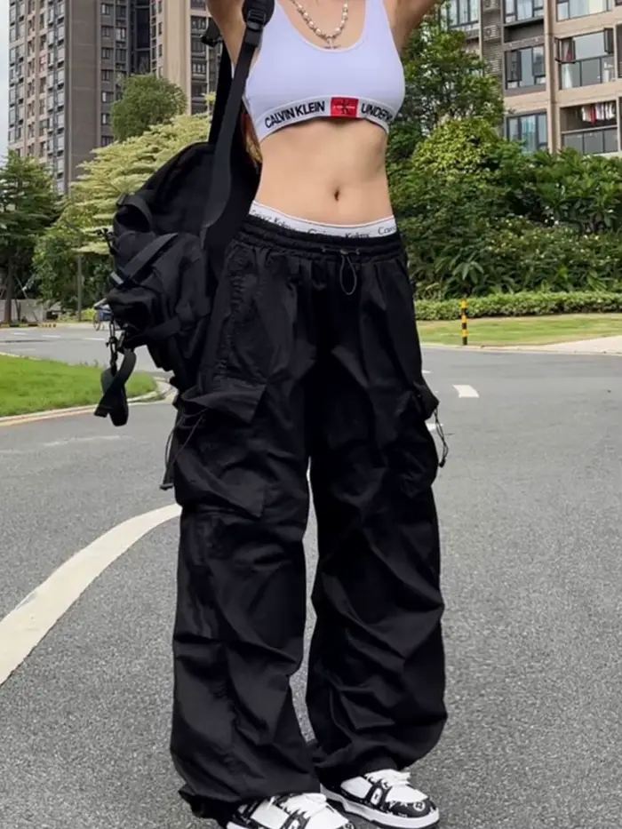 Čierne Y2K padákové nohavice pre ženy Hippie Streetwear s nadrozmernými vreckami Cargo