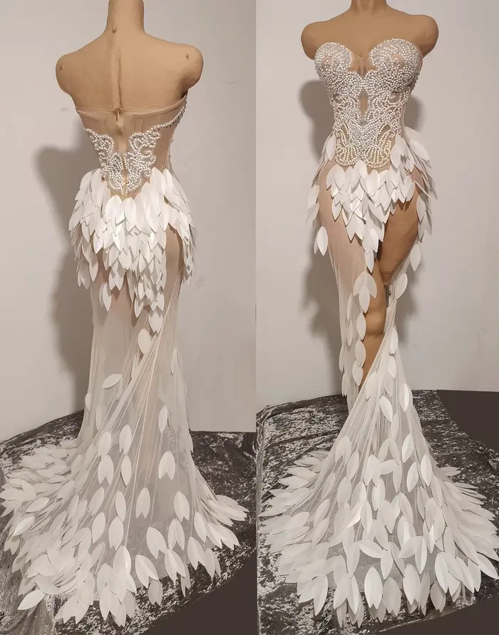 Elegantné priesvitné šaty z tylu bez ramienok s trblietavými perlami pre ženy