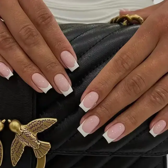Faux ongles jaunes simples press-on design français style maritime 24 pièces pour nail art professionnel et débutants
