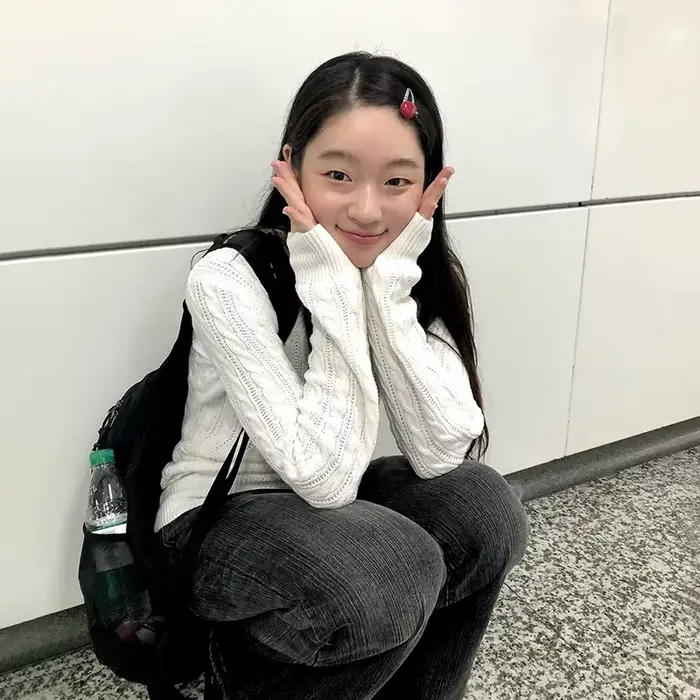 Karrram japonský Y2k V-výstrih biely sveter Vintage Harajuku tenký pletený