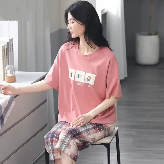 Dámske pyžamo letné dvojdielne s karikatúrami krátke rukávy nohavice teľa polyester elastan pre ženy špeciálne príležitosti
