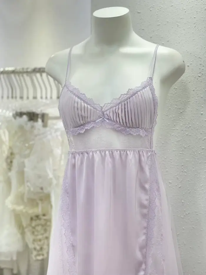 Hodvábna sieťovaná nočná košeľa pre ženy, V-neck, čipka, bez rukávov, elegantná, pre špeciálne príležitosti