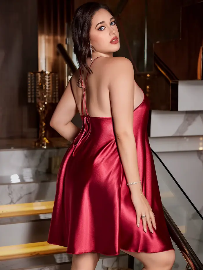 Elegantná nočná košeľa s výstrihom do V pre ženy