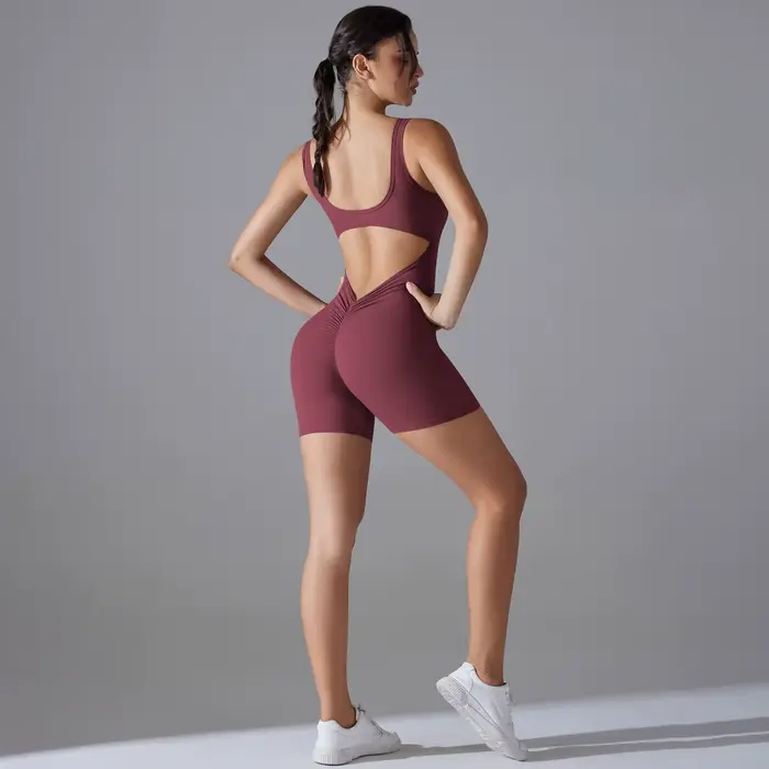 Nové športové body s V-výstrihom a scrunch efektom pre ženy