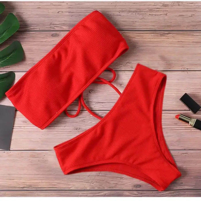 Módny bikini set bez ramienok