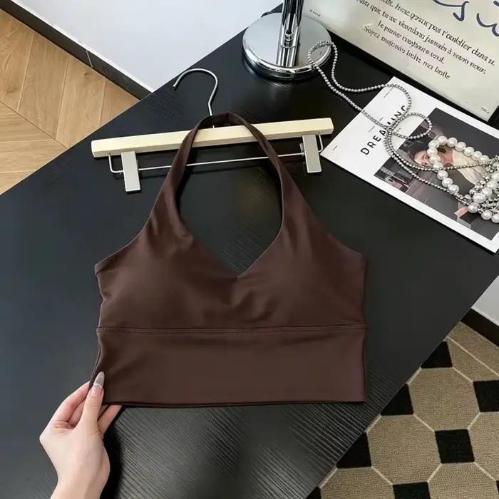 Soutien-gorge de yoga dos nu à col en V profond pour femme, en tissu soyeux et lisse, haut de sport tendance